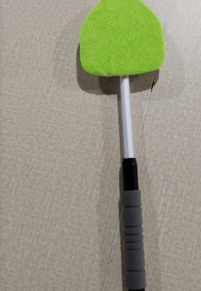 💥 💥  🔥  Windshield Cleaning Tool,  with 4 Reusable and Washable Microfiber Pads and Extendable Handle