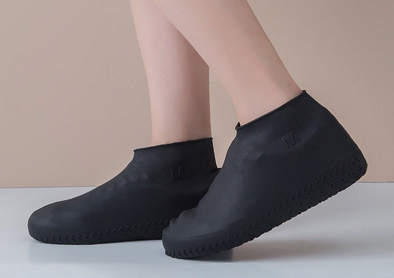 🔥 Stop Soaked Sneakers! Heavy-Duty Rain Shoe Covers – Anti-Slip & Fold Into Your Bag 🌧️