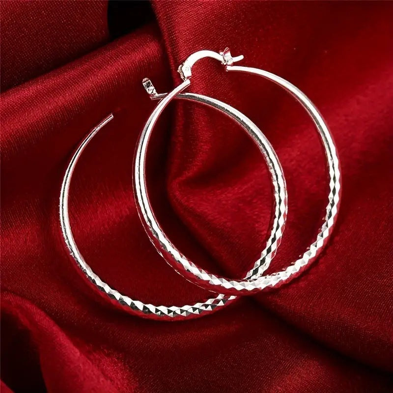 🎁Diamond-Cut Hoop Earrings for Women – Elegant, Sparkling 💎